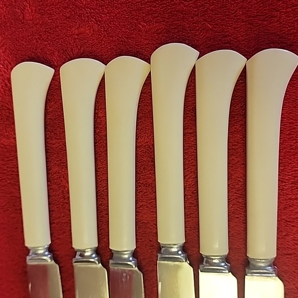 ☆Marseilles Set of 6 Steak Serrated Knives. Made in France.☆ - Picture 5 of 13
